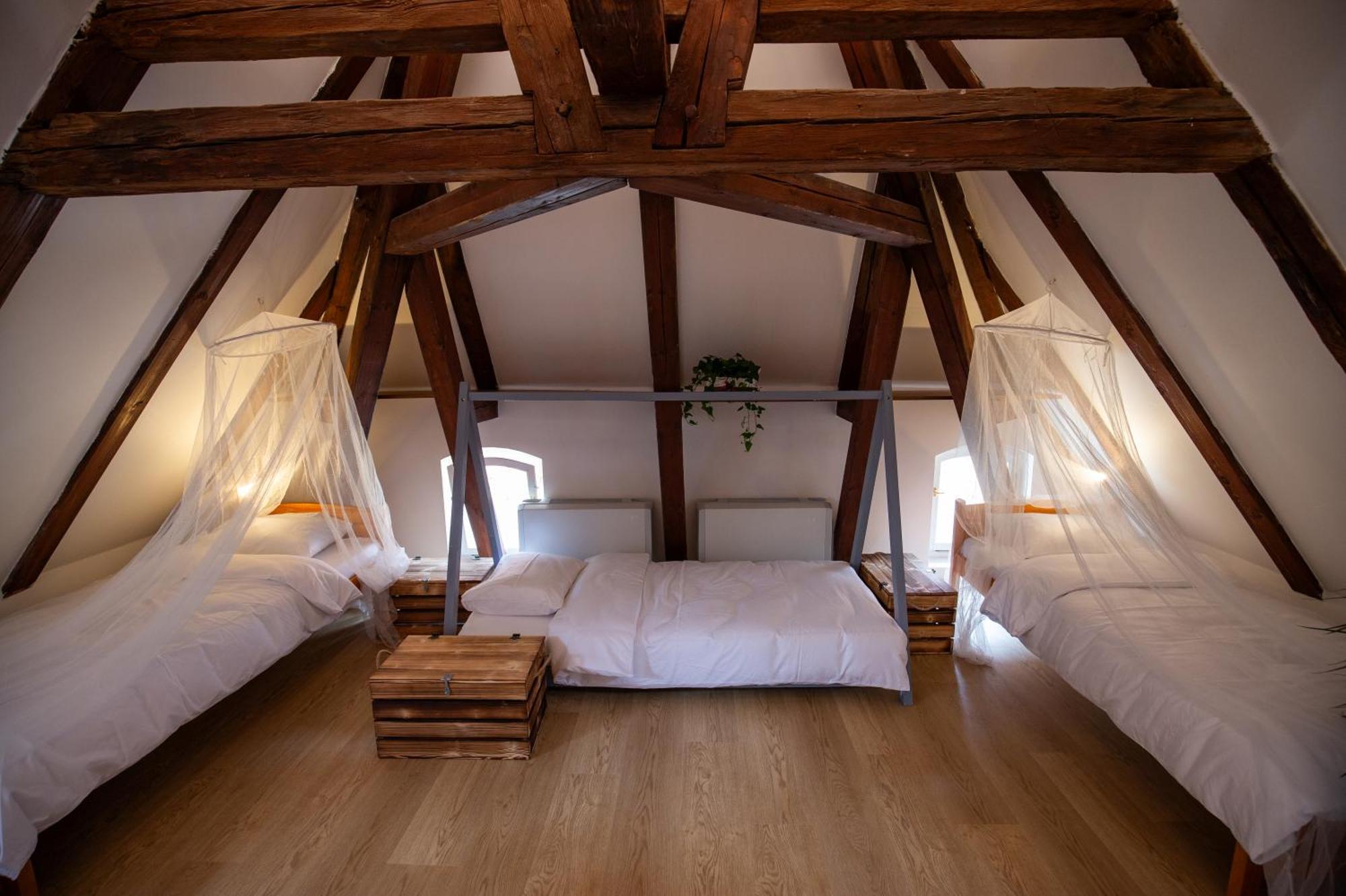 Women'S Only Hostel - Female Only Prague Luaran gambar