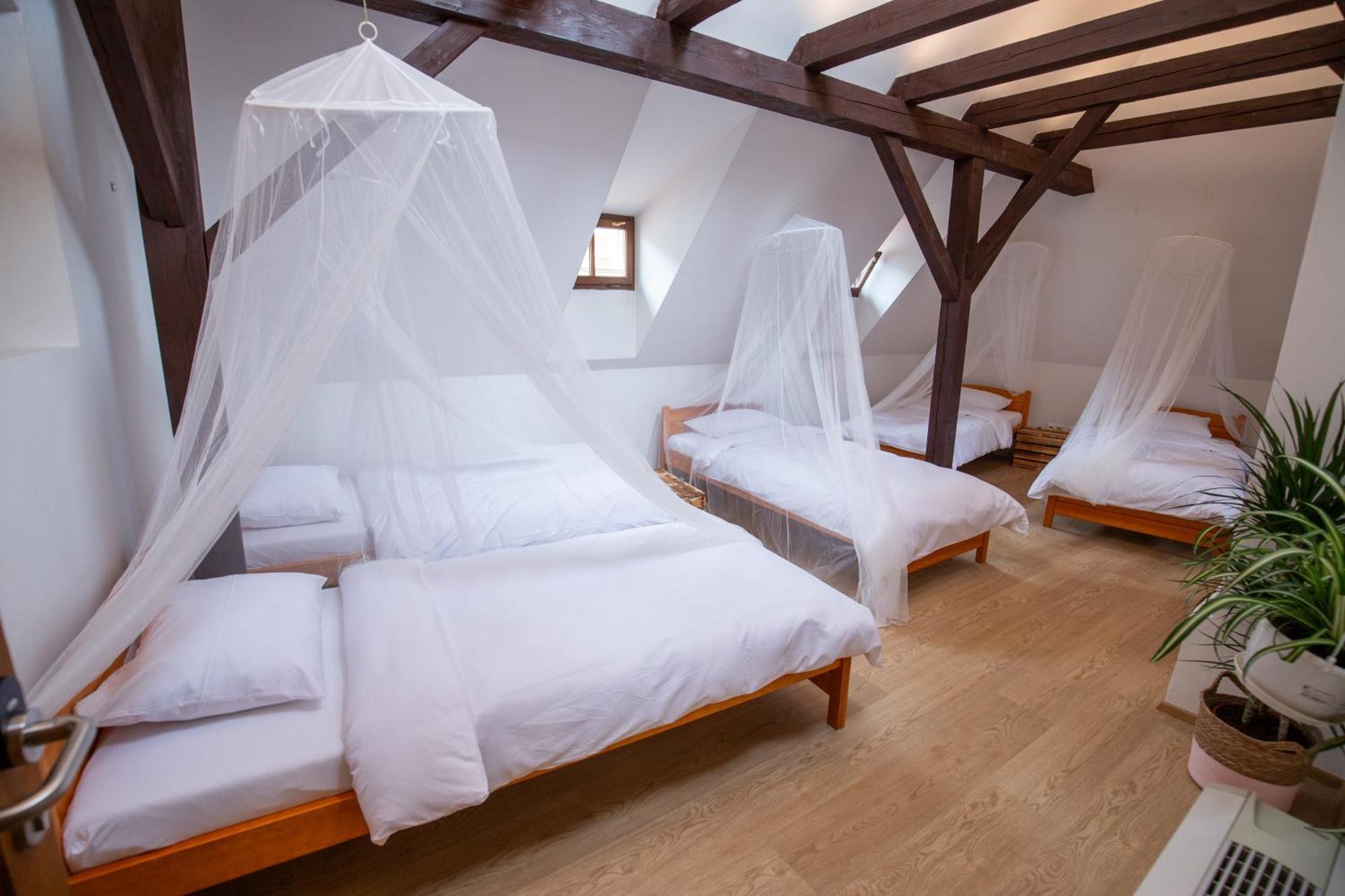 Women'S Only Hostel - Female Only Prague Luaran gambar